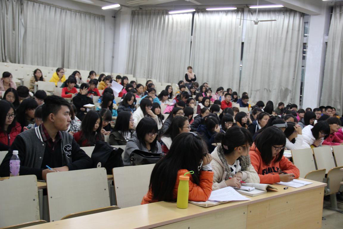 外语系举办“关爱生命,文明出行”交通安全知识竞赛